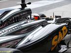Машина McLaren с двигателем Honda на тестах в Абу-Даби