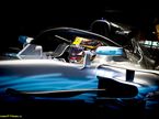 Прототип Halo на Mercedes Льюиса Хэмилтона во время испытаний системы на тренировках в Спа