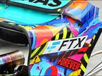 Логотип FTX на машине Mercedes