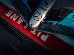 Переднее антикрыло Mercedes