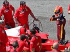 Мик Шумахер перед домнстрационным заездом за рулём отцовской F2004