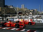 Михаэль Шумахер и Эдди Ирвайн за рулём Ferrari F399 после победного дубля в Монако, фото XPB