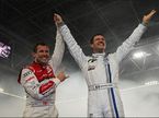 Том Кристенсен поздравляет Себастьена Ожье с победой в Гонке чемпионов