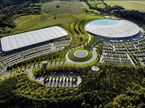 Вид на McLaren Technology Center