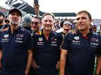 Эдриан Ньюи, Кристиан Хорнер и Пьер Ваше, технический диркектор Red Bull Racing, фото пресс-службы команды