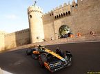 Ландо Норрис за рулём MCL60 на трассе в Баку
