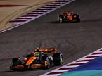 Гонщики McLaren на трассе Гран При Бахрейна, фото XPB