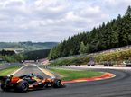 Ландо Норрис за рулём MCL40 на трассе в Спа, фото XPB