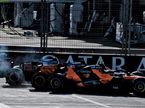 В следующий момент McLaren Ландо Норриса будет выбита с трассы, фото XPB