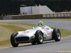 Нико Росберг за рулём Mercedes W196 на Фестивале скорости в Гудвуде, 2013 год
