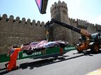 Эвакуация машины Серхио Переса после аварии в 8-м повороте