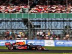 Серхио Перес за рулём RB16B на трассе в Сильверстоуне