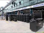 Шины Pirelli перед боксами McLaren