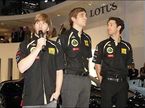 Гонщики Lotus Renault GP на Женевском автосалоне