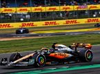 Оскар Пиастри за рулём машины McLaren в Сильверстоуне, фото XPB