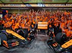Команда McLaren празднует победу в Кубке конструкторов, фото XPB