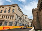 Логотип Pirelli на трассе в Баку