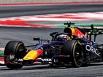 Макс Ферстаппен за рулём RB22 c силовой установкой Red Bull Ford DM01, фото XPB