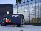 Фургон организации STEMx, фото из социальных сетей