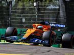 Даниэль Риккардо за рулём McLaren MCL35M на трассе в Имоле