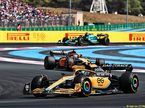 Машины McLaren на трассе Гран При Франции