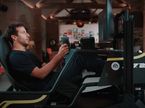Даниэль Риккардо за рулём симулятора, стоп-кадр из видео EA Sports F1