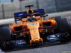 Карлось Сайнс за рулём McLaren на тестах Pirelli в Абу-Даби