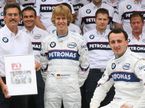 BMW-Sauber в 2006-м: во втором ряду второй справа – Андреас Зайдль, в центре – Себастьян Феттель, справа – Роберт Кубица