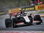 Роман Грожан на венгерской трассе за рулём Haas VF-20