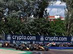 Макс Ферстаппен выходит вперёд на старте гонки, фото XPB