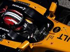 Логотип RCI Bank на машине Renault