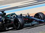 Лэнс Стролл за рулём Aston Martin AMR21 на тестах в Бахрейне