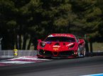 Адриан Сутил за рулём спорткара Ferrari на трассе в Ле-Кастелле, фото пресс-службы Ferrari