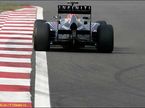 Машина Red Bull с двигателем Renault на трассе в Корее, 2011 год