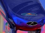 Логотип Toro Rosso на носовом обтекателе машины