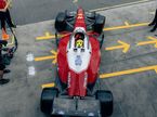 Льюис Хэмилтон за рулём SF-26, фото пресс-службы Ferrari
