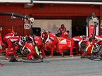 Команда Ferrari в заключительный день тестов в Барселоне