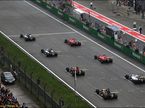 Первая семерка на стартовой решетке Гран При Китая: на снимке видно, что Ferrari Себастьяна Феттеля смещена влево