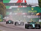 Себастьян Феттель за рулём Aston Martin AMR22 на трассе в Имоле, фото XPB