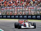Себастьян Феттель  за рулём исторической машины McLaren Айртона Сенны, фото XPB