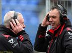 Ник Уирт (справа) и глава Virgin Racing Джон Бут