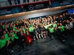 Mercedes F1 празднует победный дубль в Лас-Вегасе, фото пресс-службы команды