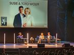 Супруги Вольфф на встрече с публикой в лондонском театре Lyceum, фото из социальных сетей
