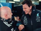 Тото Вольфф и Симоне Реста радуются успехам Mercedes, фото пресс-службы команды