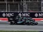 Гонщики Mercedes ведут борьбу за позицию на трассе в Барселоне, фото XPB