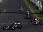 Гуаньюй Чжоу за рулём Alfa Romeo на трассе в Мельбурне, фото XPB