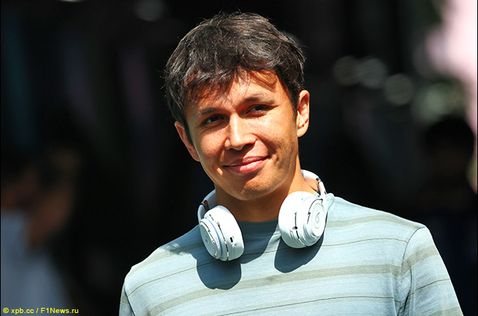 Алекс Элбон