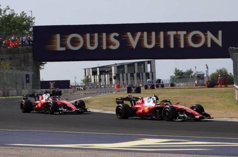 Машины Ferrari на трассе Гран При Венгрии, фото XPB